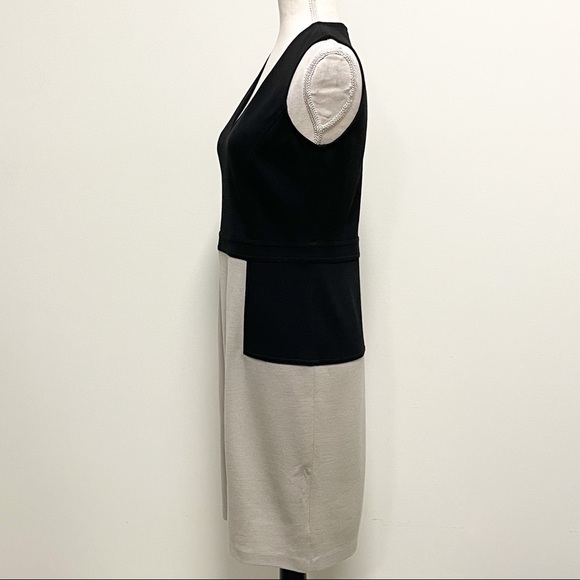 St. John Color Block V Neck Sleeveless Sheath - Picture 4 of 8